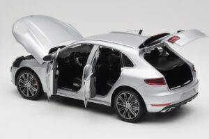 Porsche Macan Turbo 95B Argent Minichamps 1:18 110062504 Métal Moulé — image 7 sur 8