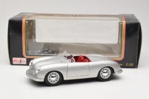 Porsche No. 1 Typ 356 Roadster Argent Maisto 1:18 50324 Métal Moulé — image 8 sur 8