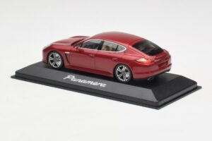 Porsche Panamera 970 Rouge Minichamps 1:43 WAP02000119 Métal Moulé — image 3 sur 4