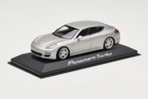Porsche Panamera 970 Turbo Beige Minichamps 1:43 WAP0200519 Métal Moulé — image 2 sur 4