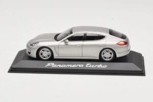 Porsche Panamera 970 Turbo Beige Minichamps 1:43 WAP0200519 Métal Moulé