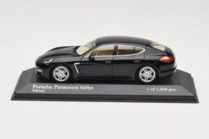 Porsche Panamera 970 Turbo Noir Métallique Minichamps 1:43 400068271 Métal Moulé