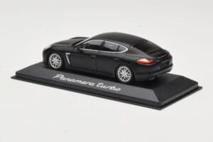 Porsche Panamera 970 Turbo Matt Black Minichamps 1:43 WAP0200270C Métal Moulé — image 3 sur 4