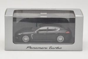 Porsche Panamera 970 Turbo Matt Black Minichamps 1:43 WAP0200270C Métal Moulé — image 4 sur 4
