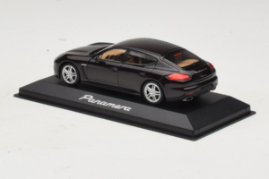 Porsche Panamera 970 Black Metallic Minichamps 1:43 WAP0203900E Métal Moulé — image 3 sur 5