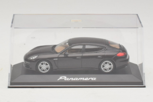 Porsche Panamera 970 Black Metallic Minichamps 1:43 WAP0203900E Métal Moulé — image 4 sur 5