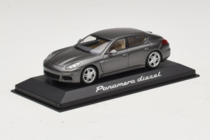 Porsche Panamera 970 Diesel Grey Metallic Minichamps 1:43 WAP0202300E Métal Moulé — image 2 sur 4