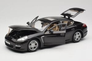 Porsche Panamera Turbo 970 Noir Maisto 1:18 36197 Métal Moulé — image 2 sur 8