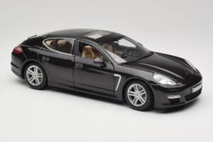 Porsche Panamera Turbo 970 Noir Maisto 1:18 36197 Métal Moulé — image 6 sur 8