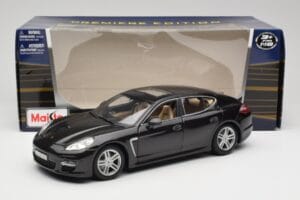 Porsche Panamera Turbo 970 Noir Maisto 1:18 36197 Métal Moulé — image 8 sur 8