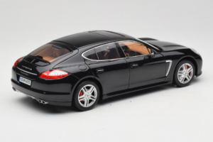 Porsche Panamera 970 Turbo Basalt Black Norev 1:18 WAP02100319 Métal Moulé — image 3 sur 8