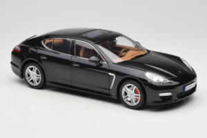 Porsche Panamera 970 Turbo Basalt Black Norev 1:18 WAP02100319 Métal Moulé — image 6 sur 8