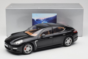 Porsche Panamera 970 Turbo Basalt Black Norev 1:18 WAP02100319 Métal Moulé — image 8 sur 8
