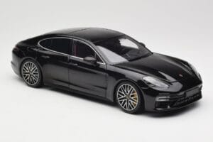 Porsche Panamera 971 Turbo S Noir Metallic Minichamps 1:18 113061076 Métal Moulé — image 6 sur 8
