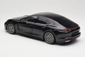 Porsche Panamera 971 Turbo S Noir Metallic Minichamps 1:18 113061076 Métal Moulé — image 7 sur 8