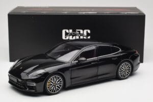 Porsche Panamera 971 Turbo S Noir Metallic Minichamps 1:18 113061076 Métal Moulé — image 8 sur 8