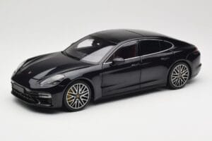 Porsche Panamera 971 Turbo S Bleu Metallic Minichamps 1:18 113061075 Métal Moulé