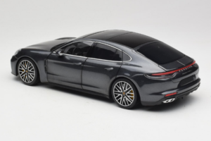 Porsche Panamera 971 Turbo S Grey Metallic Minichamps 1:18 113061073 Métal Moulé — image 7 sur 8
