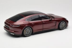 Porsche Panamera 971 Turbo S Rouge Metallic Minichamps 1:18 113061077 Métal Moulé — image 3 sur 8