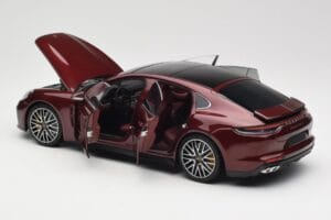 Porsche Panamera 971 Turbo S Rouge Metallic Minichamps 1:18 113061077 Métal Moulé — image 5 sur 8