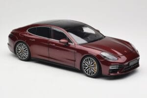 Porsche Panamera 971 Turbo S Rouge Metallic Minichamps 1:18 113061077 Métal Moulé — image 6 sur 8