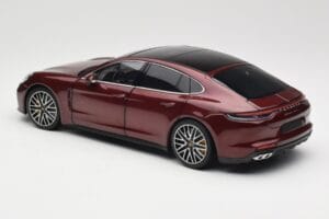 Porsche Panamera 971 Turbo S Rouge Metallic Minichamps 1:18 113061077 Métal Moulé — image 7 sur 8