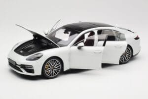 Porsche Panamera 971 Turbo S Blanc Metallic Minichamps 1:18 113061074 Métal Moulé — image 2 sur 8