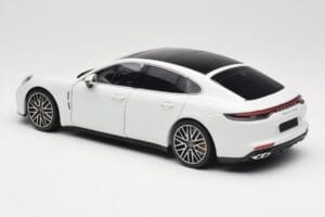 Porsche Panamera 971 Turbo S Blanc Metallic Minichamps 1:18 113061074 Métal Moulé — image 7 sur 8