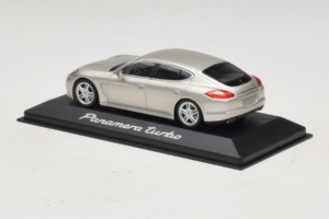 Porsche Panamera 970 Turbo Argent Minichamps 1:43 WAP02000519 Métal Moulé — image 3 sur 5