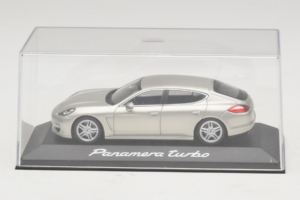 Porsche Panamera 970 Turbo Argent Minichamps 1:43 WAP02000519 Métal Moulé — image 4 sur 5