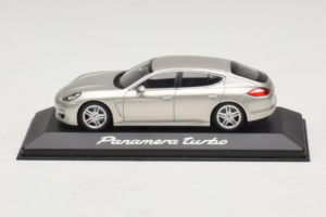 Porsche Panamera 970 Turbo Argent Minichamps 1:43 WAP02000519 Métal Moulé