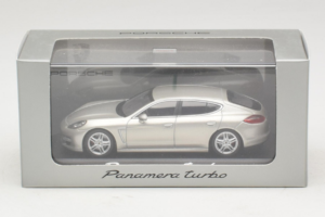 Porsche Panamera 970 Turbo Argent Minichamps 1:43 WAP02000519 Métal Moulé — image 5 sur 5