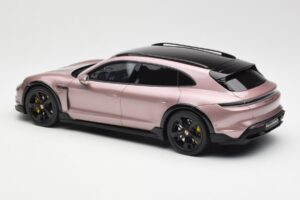Porsche Taycan Turbo S Cross Turismo Rose Métallique GT Spirit 1:18 GT440 Résine — image 5 sur 6