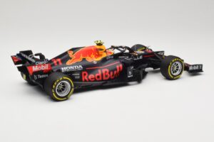 Red Bull Racing Honda RB16B #11 S. Perez Mexican GP 2021 Minichamps 1:18 110211911 Métal Moulé — image 2 sur 6