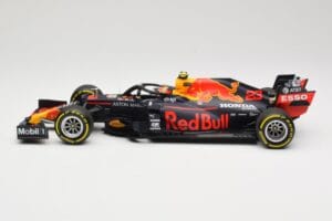 Red Bull Racing RB16 #23 A. Albon 4th Place Styrian GP 2020 Minichamps 1:18 110200223 Métal Moulé — image 3 sur 6