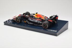Red Bull Racing RB18 #1 M. Verstappen Winner Austin GP 2022 Minichamps 1:18 113222901 Métal Moulé — image 5 sur 6