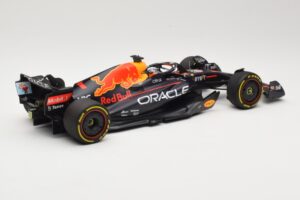 Red Bull Racing RB18 #1 M. Verstappen Winner Miami GP 2022 Minichamps 1:18 110220501 Métal Moulé — image 2 sur 6