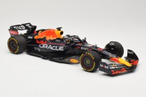 Red Bull Racing RB18 #1 M. Verstappen Winner Miami GP 2022 Minichamps 1:18 110220501 Métal Moulé — image 4 sur 6