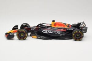 Red Bull Racing RB19 #1 M. Verstappen Winner Monaco GP 2023 Minichamps 1:18 110230701 Métal Moulé — image 3 sur 6