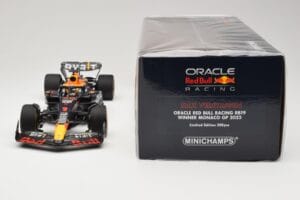 Red Bull Racing RB19 #1 M. Verstappen Winner Monaco GP 2023 Minichamps 1:18 110230701 Métal Moulé — image 6 sur 6