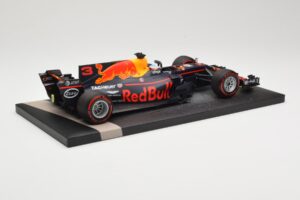 Red Bull Racing Tag Heuer RB13 #3 D. Ricciardo 3rd Place Malaysian GP 2017 Minichamps 1:18 117171503 Métal Moulé — image 3 sur 6