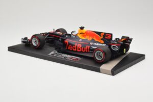 Red Bull Racing Tag Heuer RB13 #3 D. Ricciardo 3rd Place Malaysian GP 2017 Minichamps 1:18 117171503 Métal Moulé — image 5 sur 6