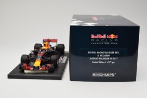 Red Bull Racing Tag Heuer RB13 #3 D. Ricciardo 3rd Place Malaysian GP 2017 Minichamps 1:18 117171503 Métal Moulé — image 6 sur 6