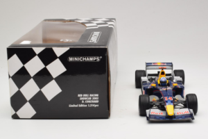 Red Bull RB1 Cosworth #14 D. Coulthard Red Bull Racing Showcar 2005 Minichamps 1:18 100050014 Métal Moulé — image 6 sur 6