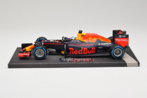 Red Bull RB12 Tag Heuer #3 D. Ricciardo Red Bull Racing Brazilian Grand Prix 2016 Minichamps 1:18 117161203 Résine