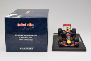 Red Bull RB12 Tag Heuer #3 D. Ricciardo Red Bull Racing Showcar 2016 Minichamps 1:18 117160003 Résine — image 6 sur 7