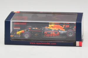Red Bull RB13 Tag Heuer #33 M. Verstappen Belgian Grand Prix 2017 Spark 1:43 AM33SP8 Résine — image 4 sur 4
