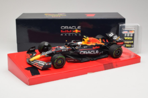 Red Bull RB18 #1 M. Verstappen Oracle Red Bull Racing Japanese Grand Prix Winner World Champion 2022 Minichamps 1:18 11322280 — image 7 sur 7