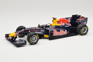 Red Bull RB7 Renault #1 S. Vettel Red Bull Racing Showcar 2011 Minichamps 1:18 110110071-1 Métal Moulé
