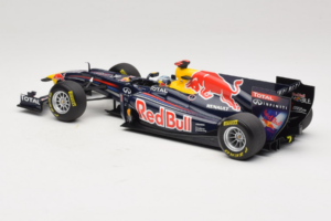 Red Bull RB7 Renault #1 S. Vettel Red Bull Racing Showcar 2011 Minichamps 1:18 110110071-1 Métal Moulé — image 5 sur 7